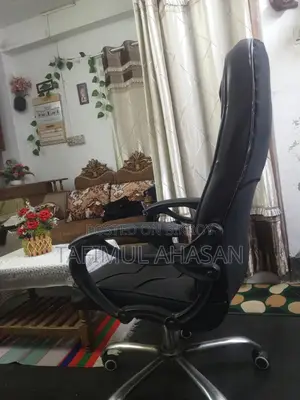 Smart Office Starts with Boss Chair