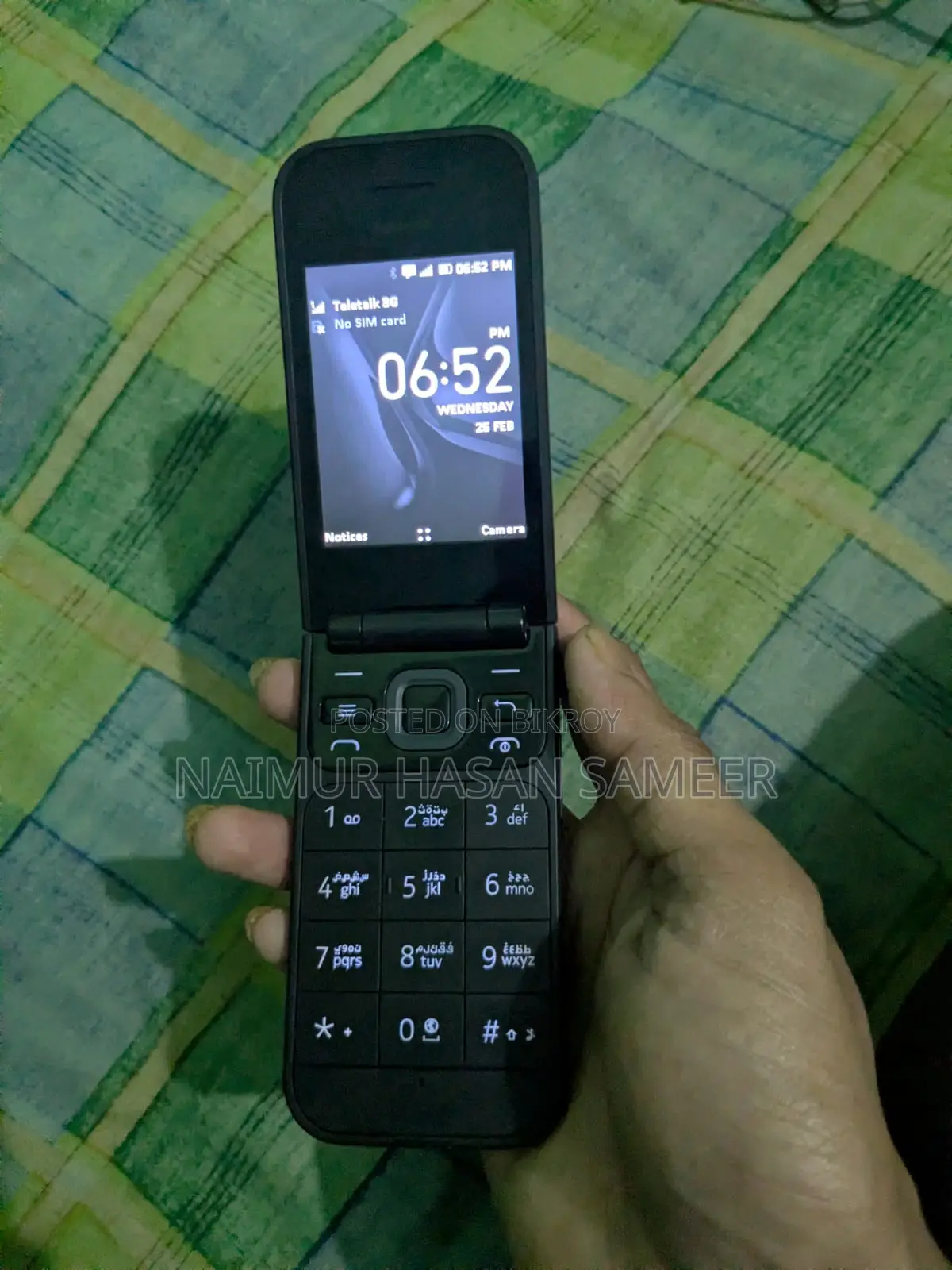 Nokia 2720 Flip . (Used)