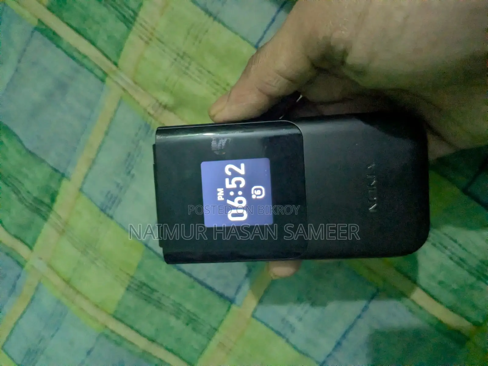 Nokia 2720 Flip . (Used)