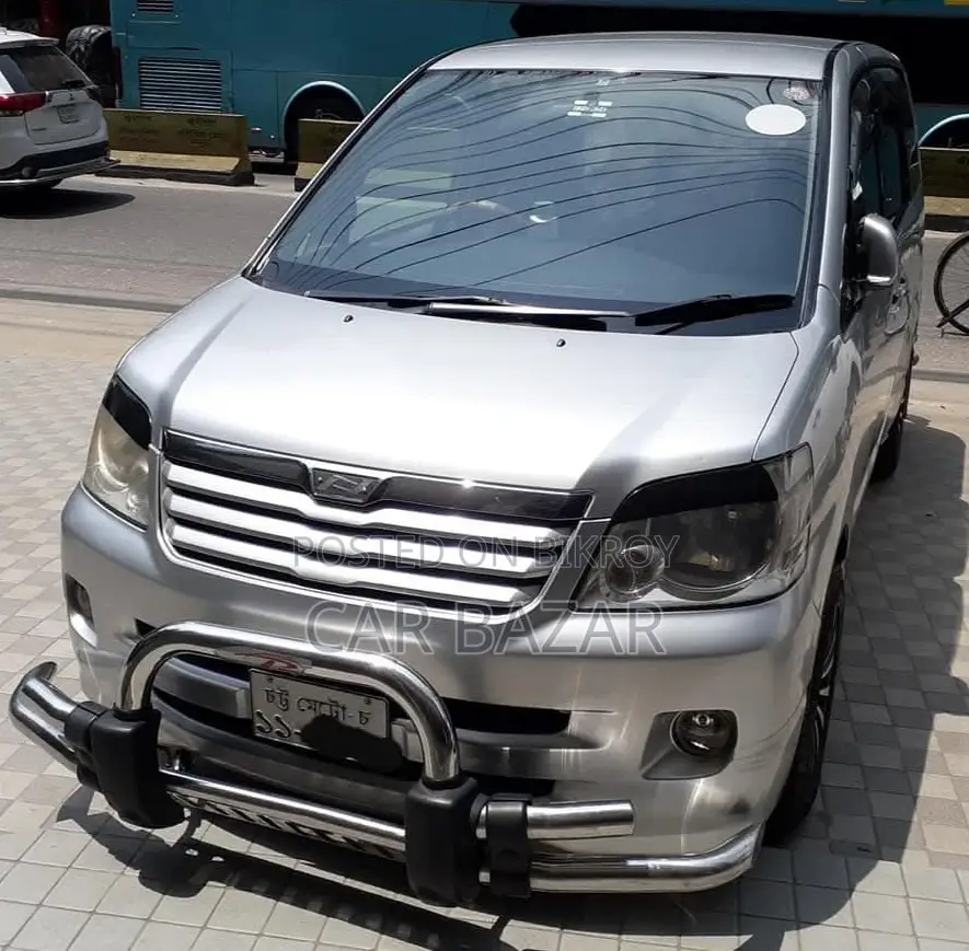Toyota Noah 2.0 FWD (8 Seater) 2003 Silver