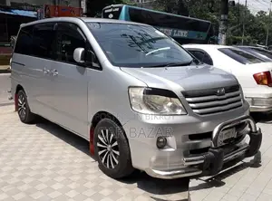 Toyota Noah 2.0 FWD (8 Seater) 2003 Silver