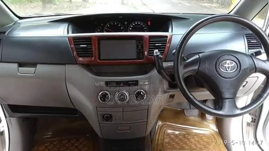 Toyota Noah 2.0 FWD (8 Seater) 2003 Silver