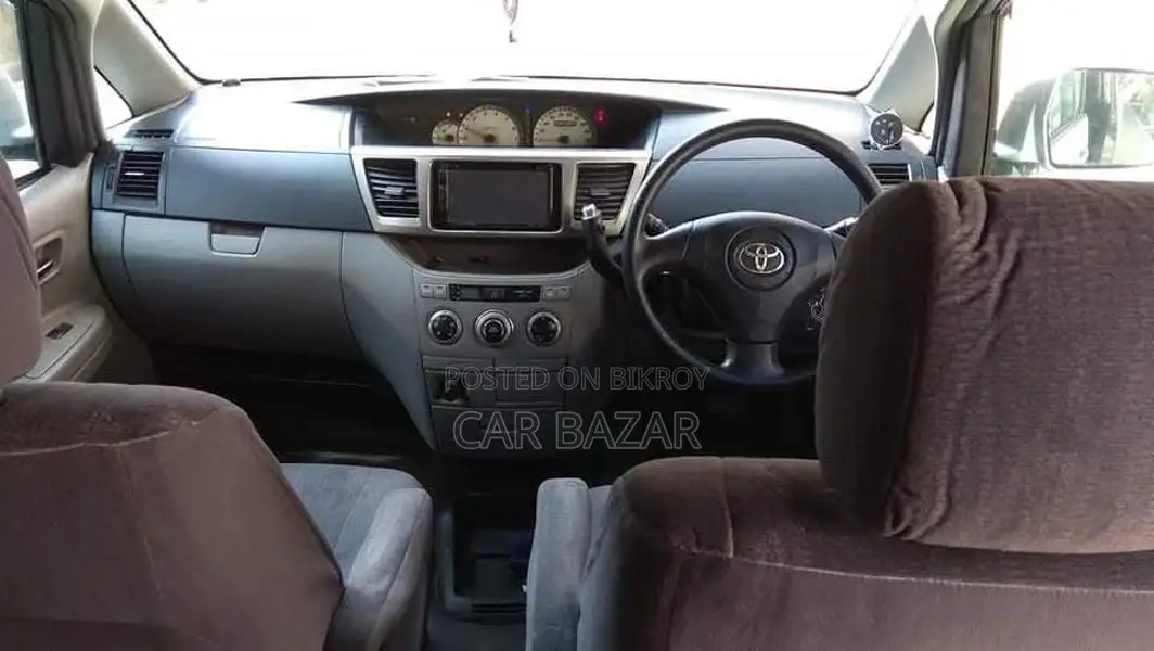 Toyota Noah 2.0 FWD (8 Seater) 2003 Silver