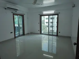 বনানীতে ৩৮০০ বর্গফুট নতুন বিল্ডিংয়ে ৫ রুমের অফিস স্পেস ভাড়া