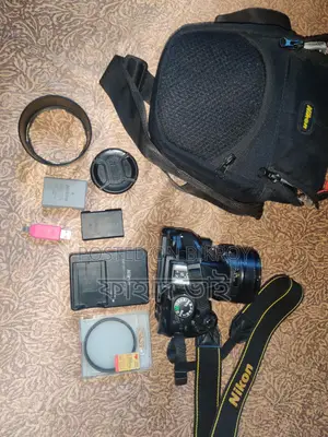 Nikon D5200 with prime lens