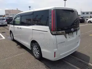 Toyota Esquire GI PREMIUM HYBRID 2020