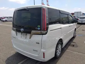 Toyota Esquire GI PREMIUM HYBRID 2020