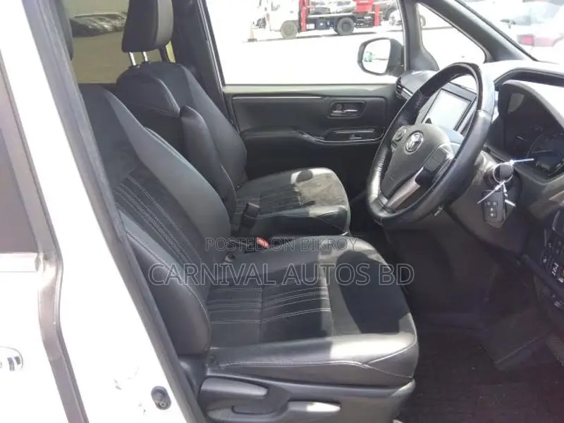 Toyota Esquire GI PREMIUM HYBRID 2020