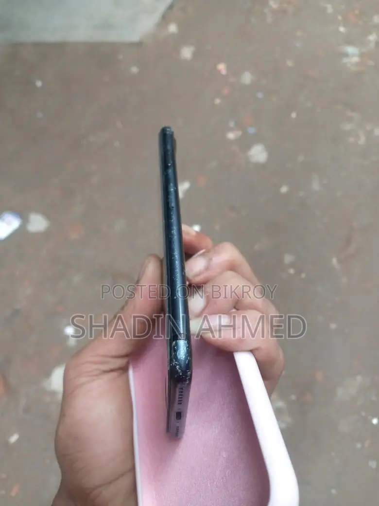 Apple iPhone 7 (Used)