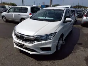 Honda Grace HYBRID PEARL 2020