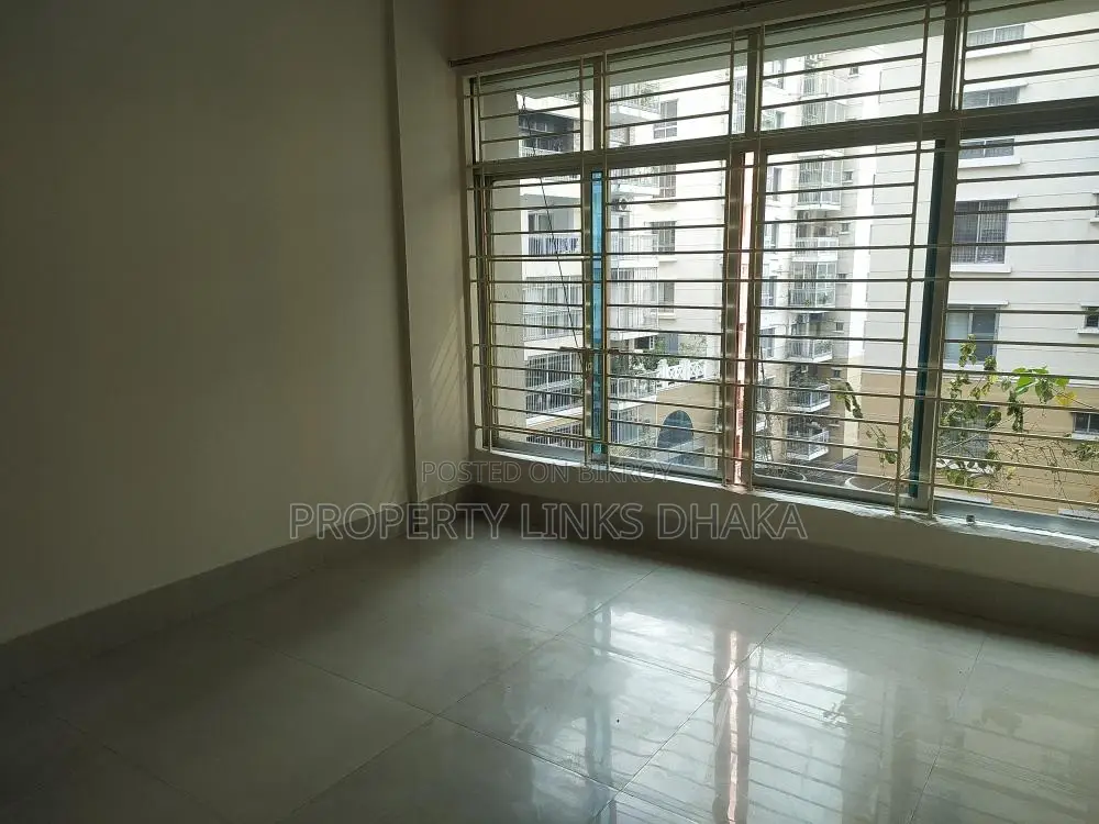 4 bedroom 5 washroom balcony drawing dining kitchen
