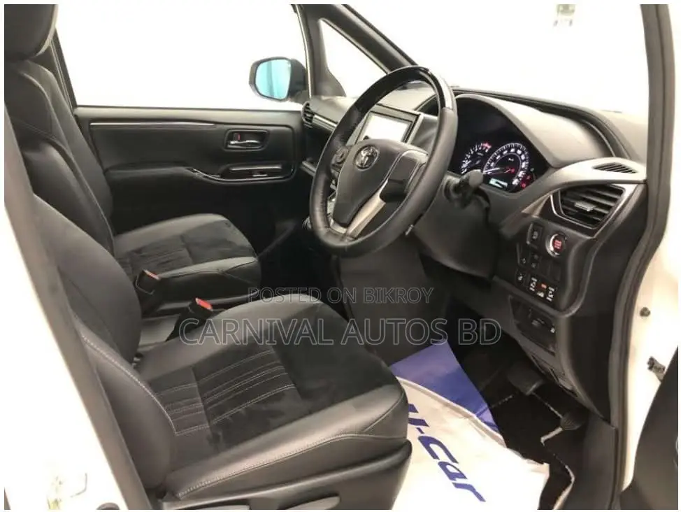 Toyota Esquire GI PREMIUM 2020