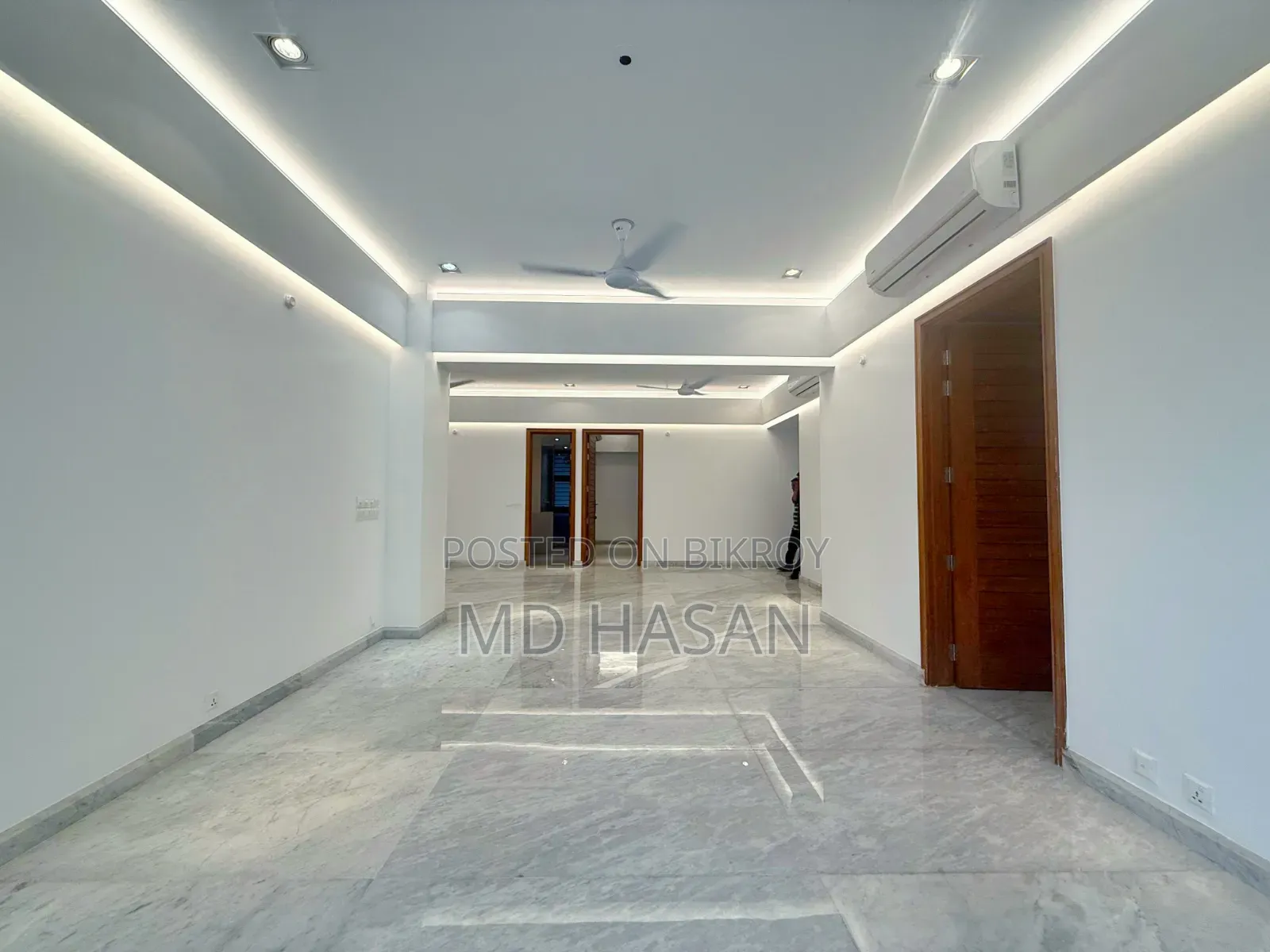 4bdrm Apartment in Semi Furbished Flat for Rent