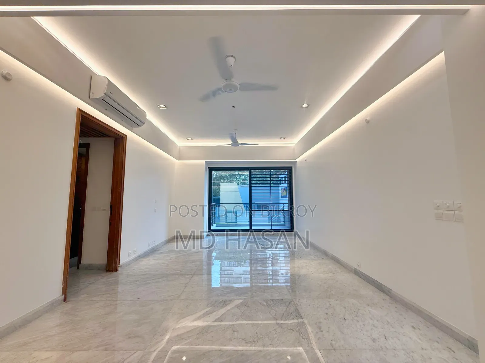 4bdrm Apartment in Semi Furbished Flat for Rent