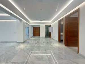 4bdrm Apartment in Semi Furbished Flat for Rent