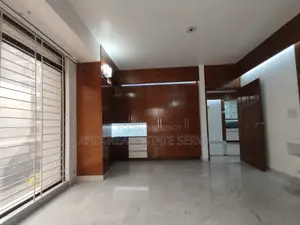 বারিধারায় ৩২০০ বর্গফুটের ভালো মানের আনফার্নিশড ফ্ল্যাট ভাড়া