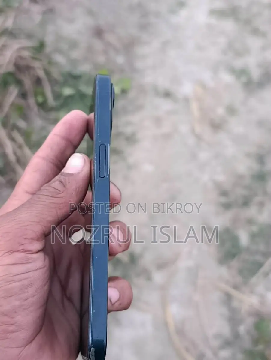 Apple iPhone 13 (Used)
