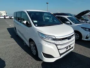Toyota Noah Non Hybrid Push 2020