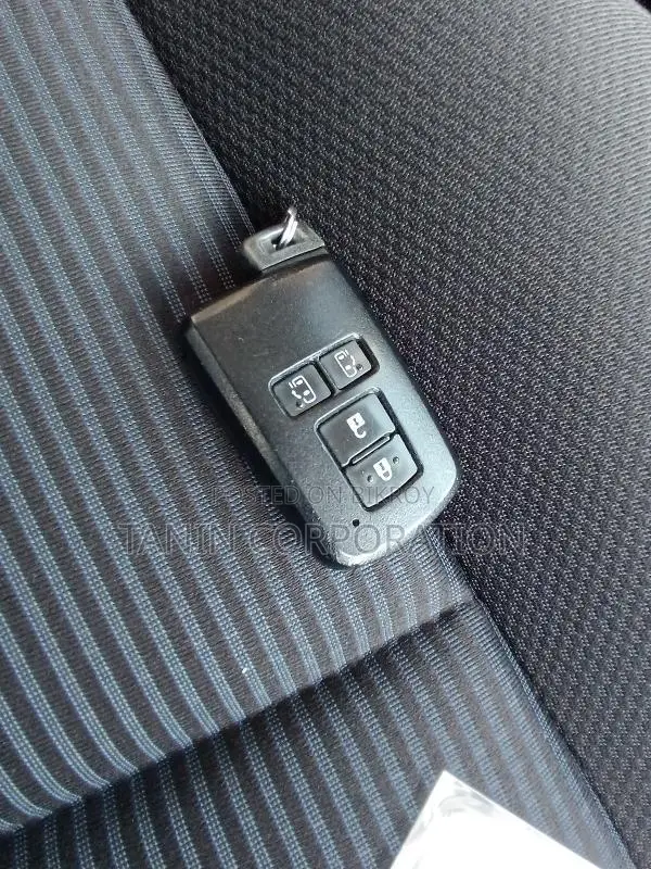 Toyota Noah Non Hybrid Push 2020