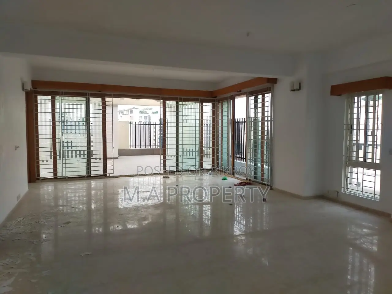 Duplex Apartment 5600sqft 4-Bedroom 2-Carpark Gulshan North