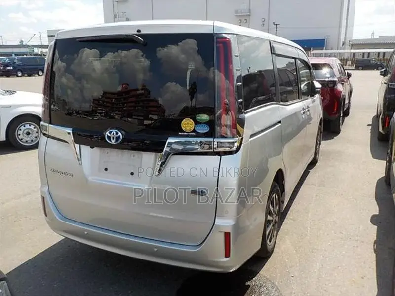Toyota Esquire Gi Package 2020