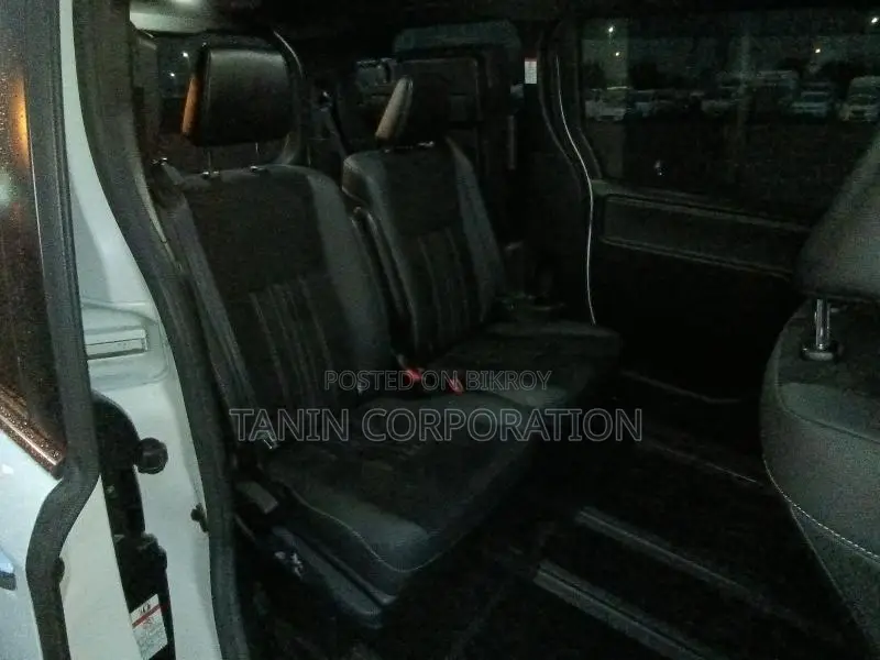 Toyota Esquire HYBRID GI PREMIUM 2021