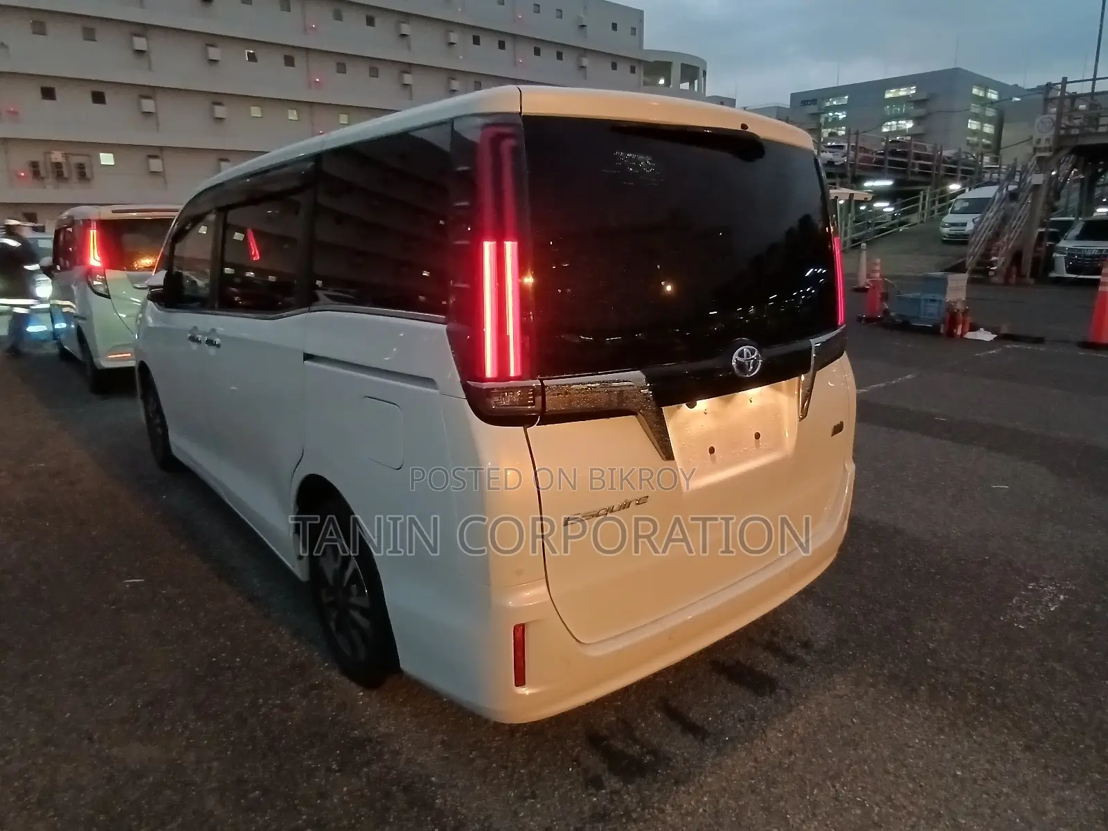 Toyota Esquire HYBRID GI PREMIUM 2021