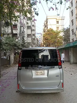 Toyota Noah G package 2016