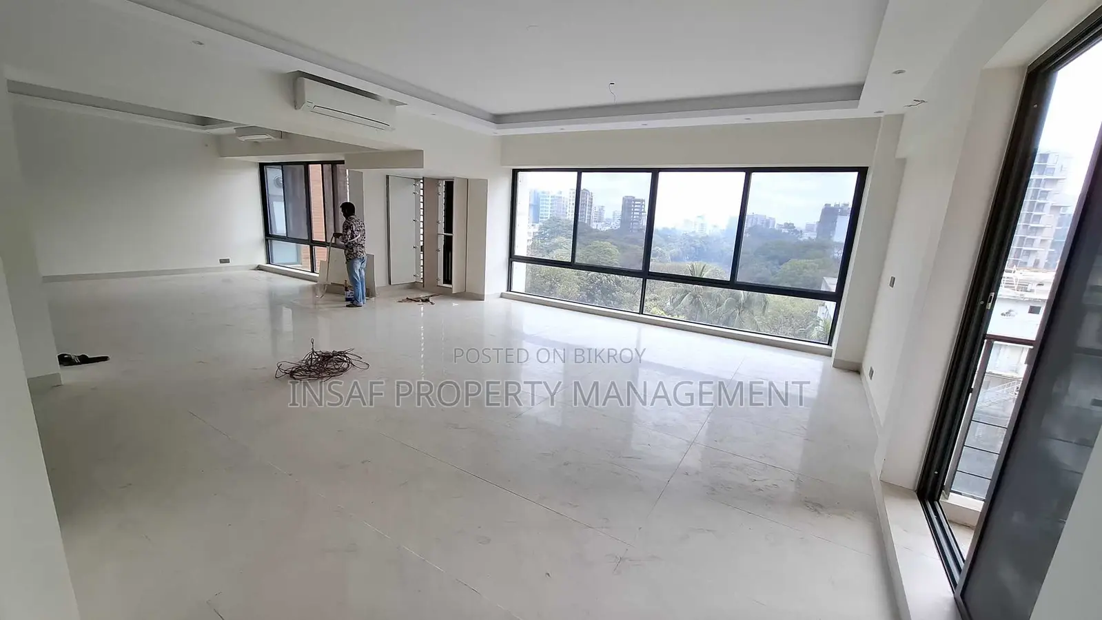 4bdrm Apartment in Gulshan for sale