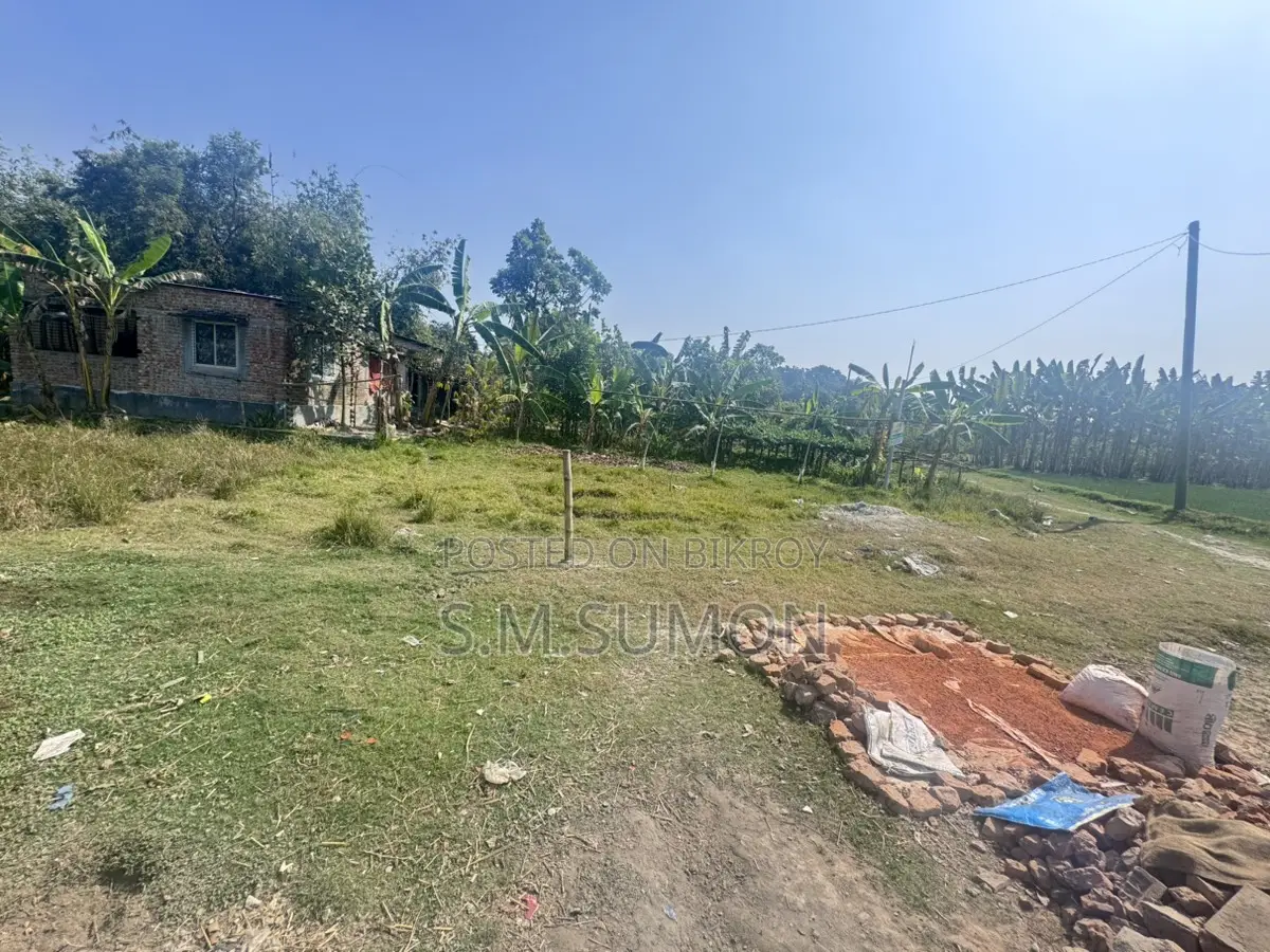 বায়াতে সরকারি ১৮' রাস্তার সাথে দুই পাসে রাস্তাসহ এখনই বাড়ি করার প্লট