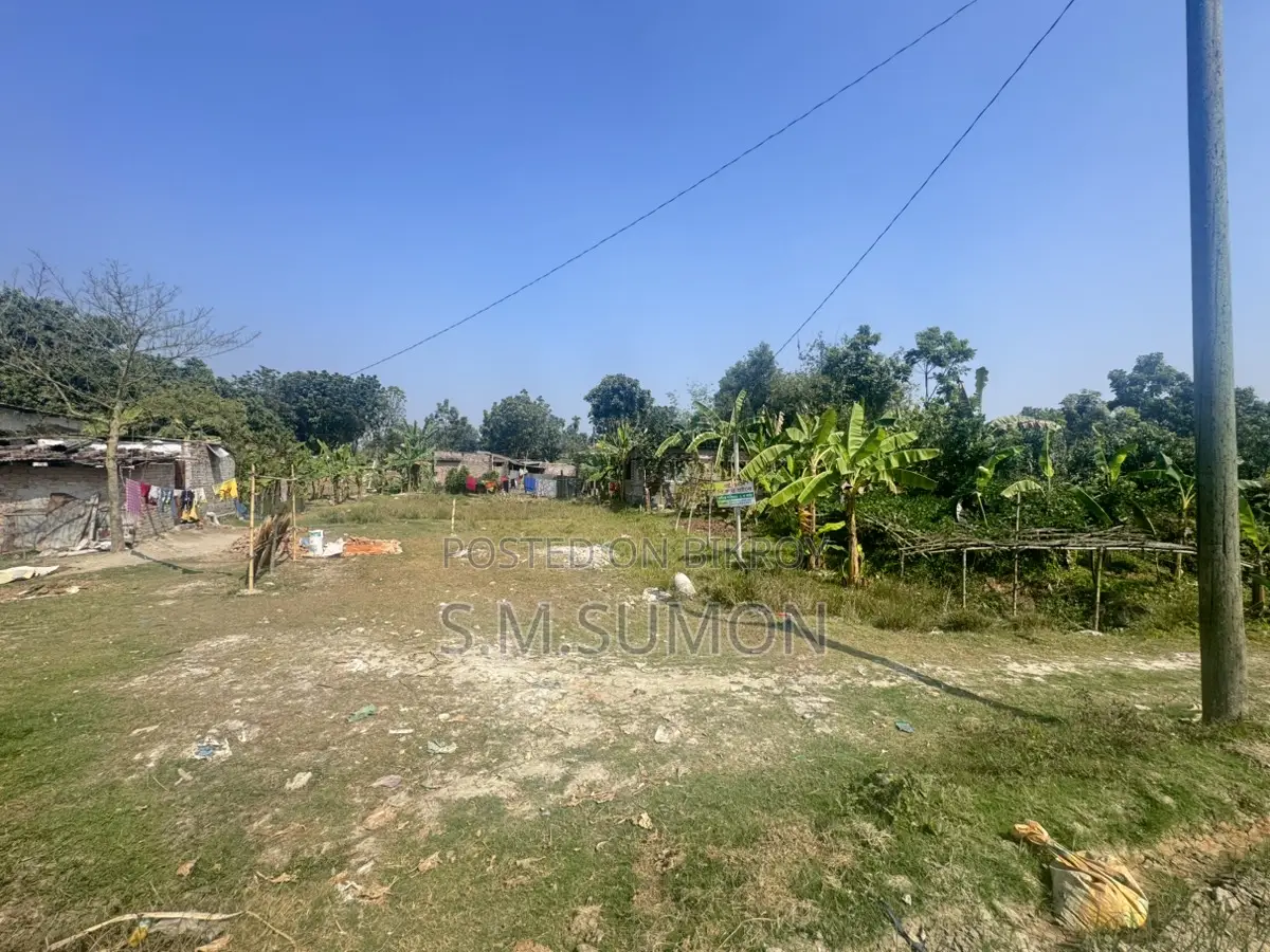 বায়াতে সরকারি ১৮' রাস্তার সাথে দুই পাসে রাস্তাসহ এখনই বাড়ি করার প্লট