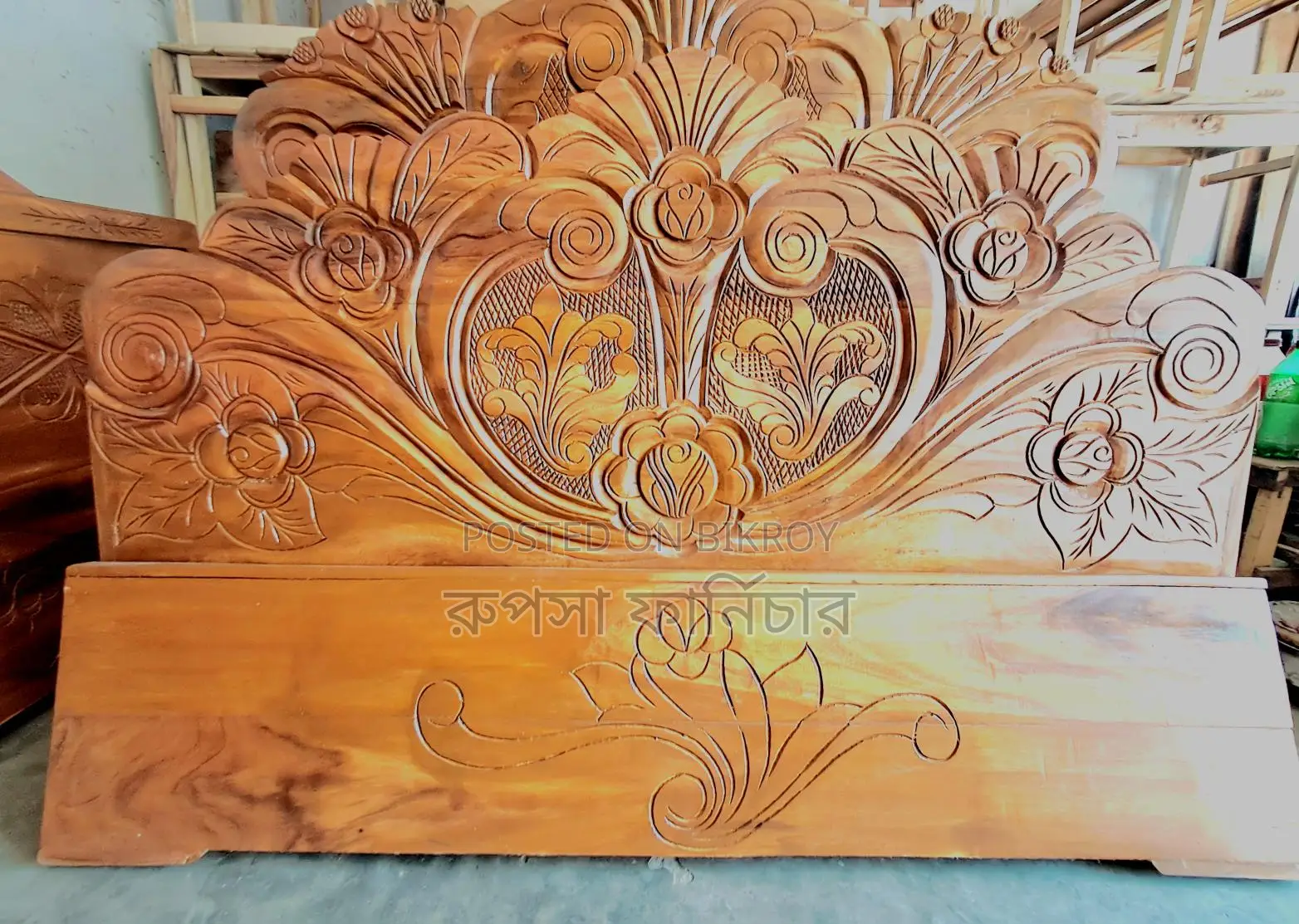 6/7 Feet Sami Box Bed