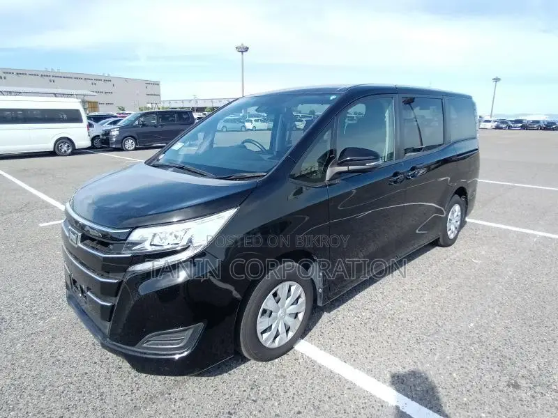 Toyota Noah Non Hybrid Push 4 AP 2021