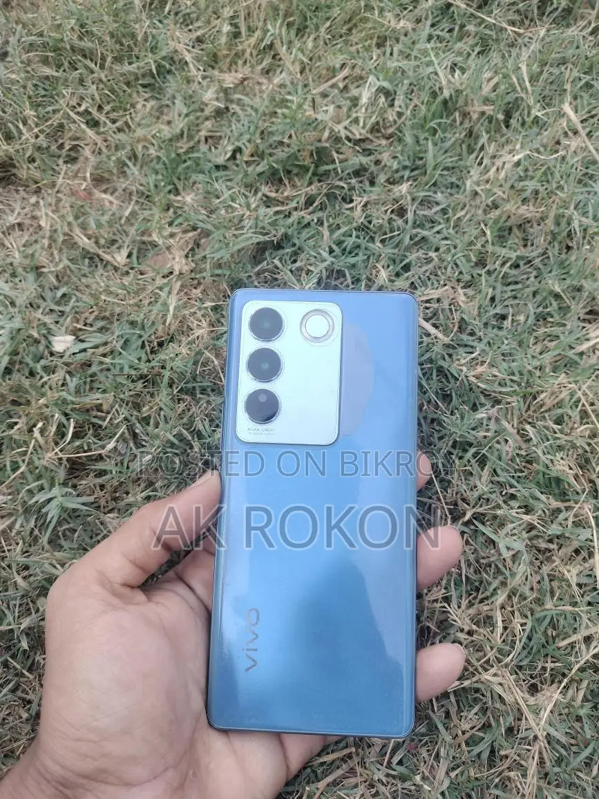 Vivo V27 8/128 5g (Used)