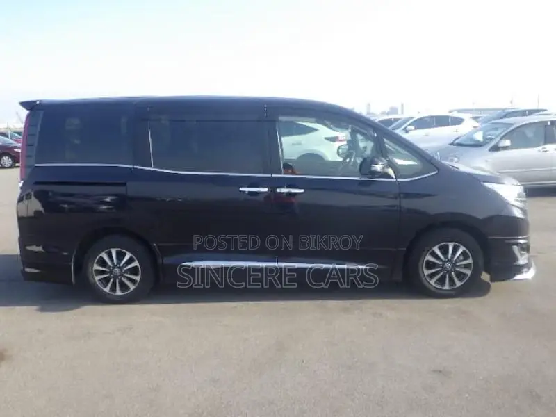 Toyota Esquire Gi Blk Purple Trd 2021
