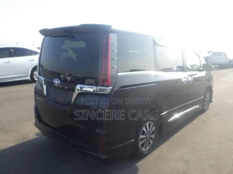 Toyota Esquire Gi Blk Purple Trd 2021