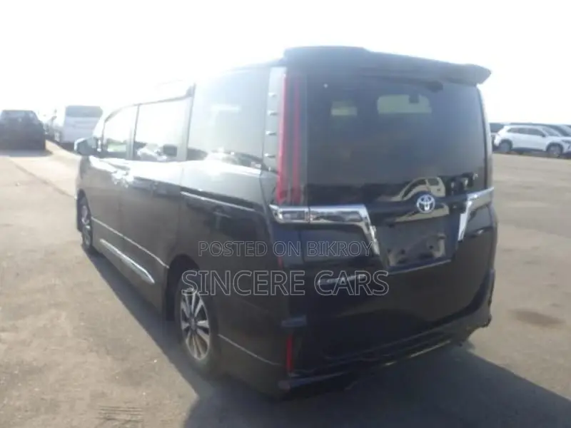 Toyota Esquire Gi Blk Purple Trd 2021