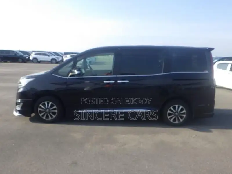 Toyota Esquire Gi Blk Purple Trd 2021