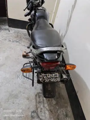 Bajaj Platina 100 . 2016