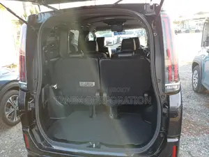 Toyota Esquire Hybrid GI Premium 2020
