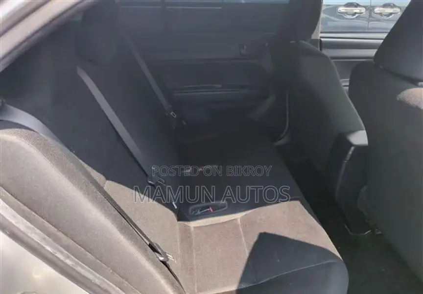Toyota Axio EX HYBRID SILVER 2020