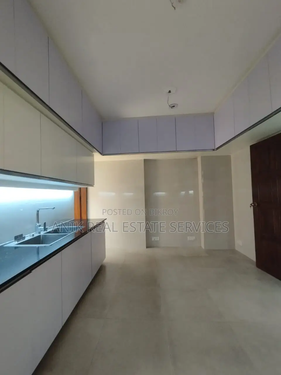 বারিধারায় ৩২০০ বর্গফুটের ভালো মানের আনফার্নিশড ফ্ল্যাট ভাড়া