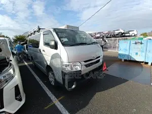 Toyota Hiace DX GL PACKAGE 2021