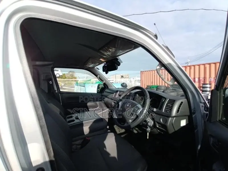 Toyota Hiace DX GL PACKAGE 2021