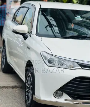 Toyota Axio Hybrid New Shape 2017