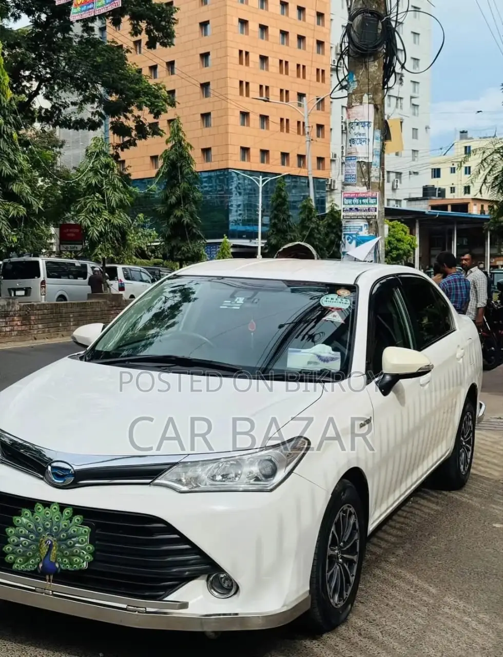 Toyota Axio Hybrid New Shape 2017
