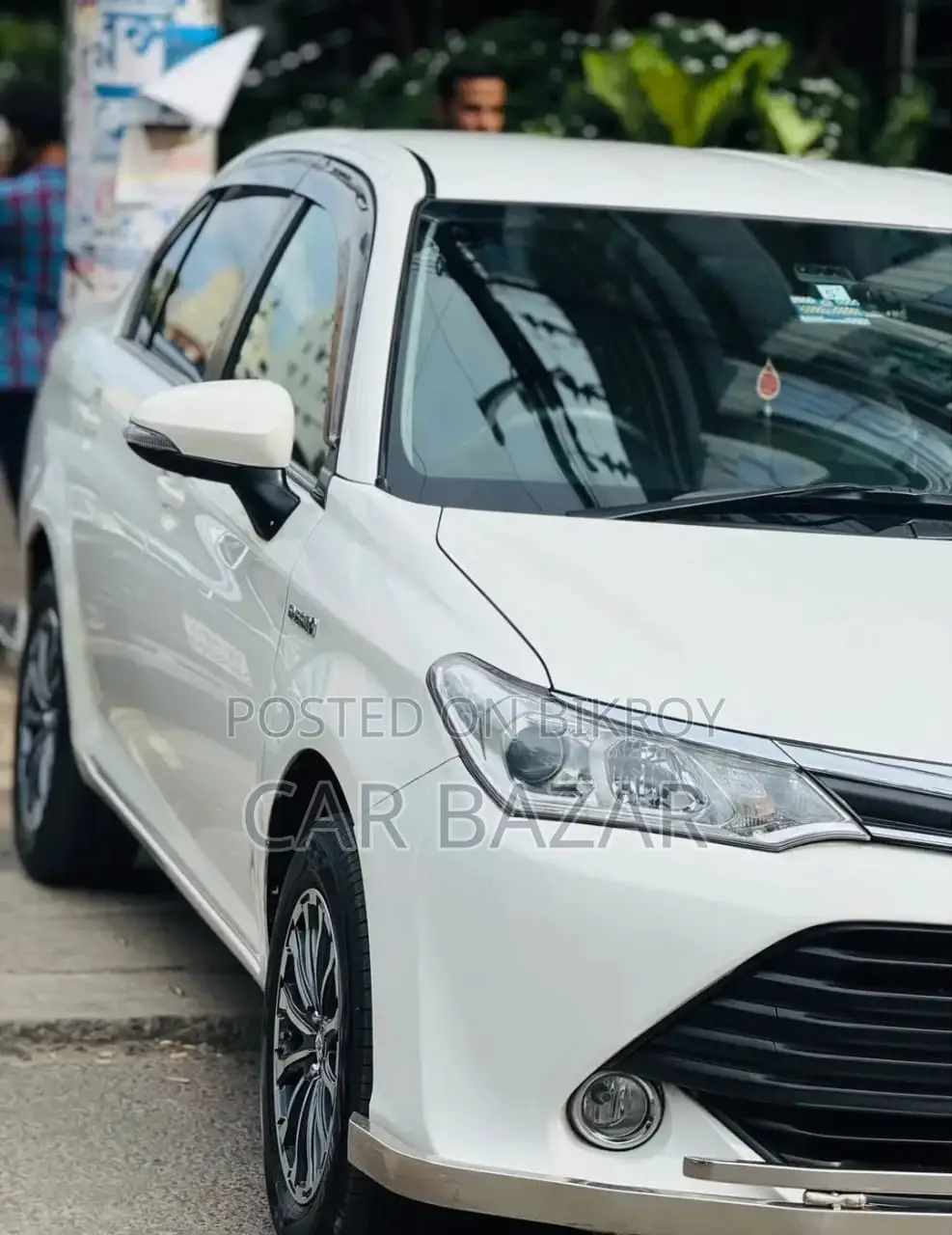 Toyota Axio Hybrid New Shape 2017