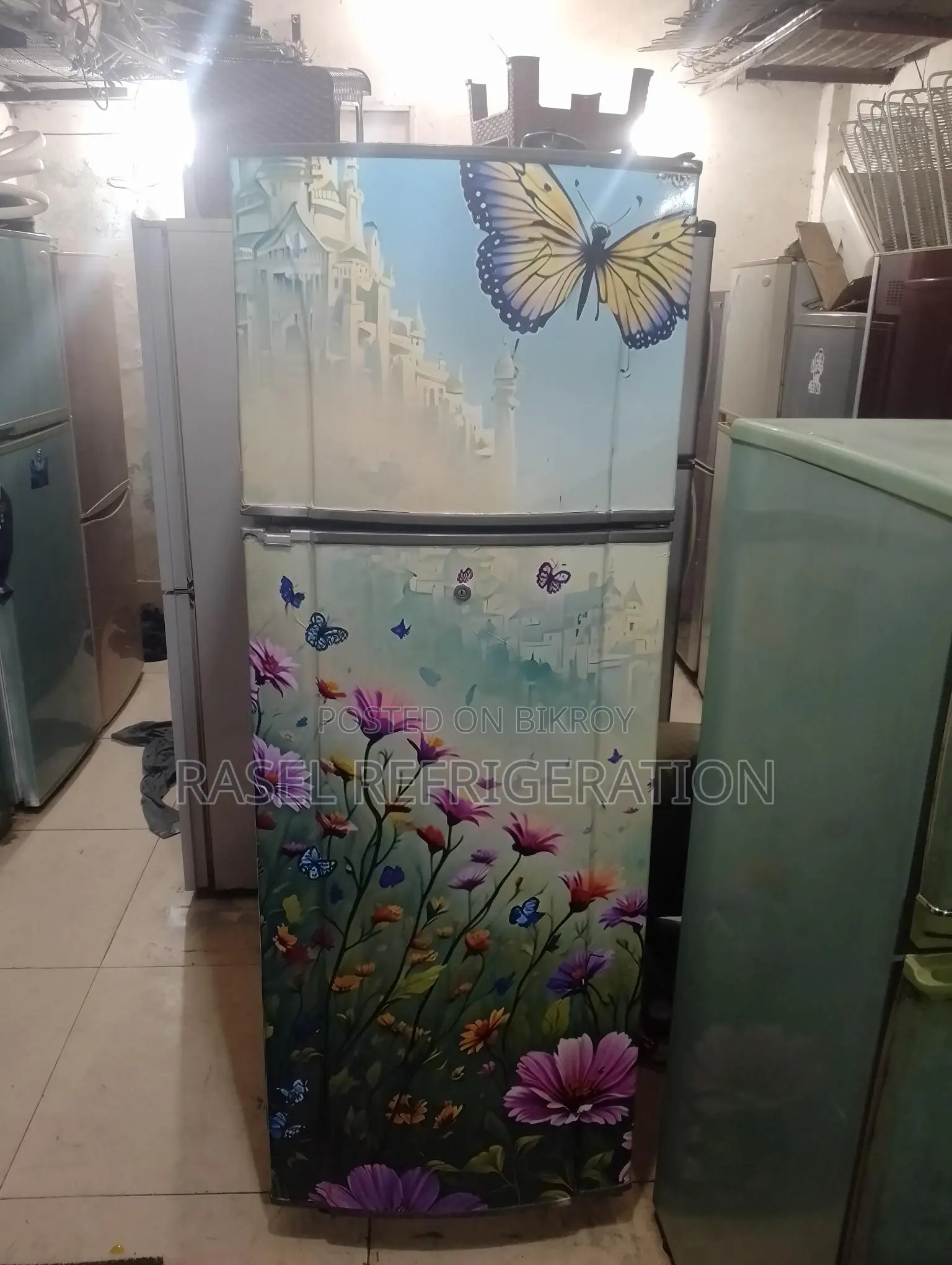 Running 14 CFT refrigerator for sale