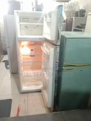 Running 14 CFT refrigerator for sale