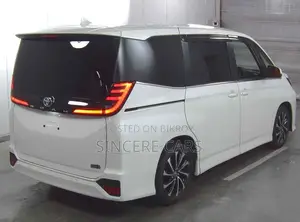 Toyota Noah S-Z PKG HYBRID 2022